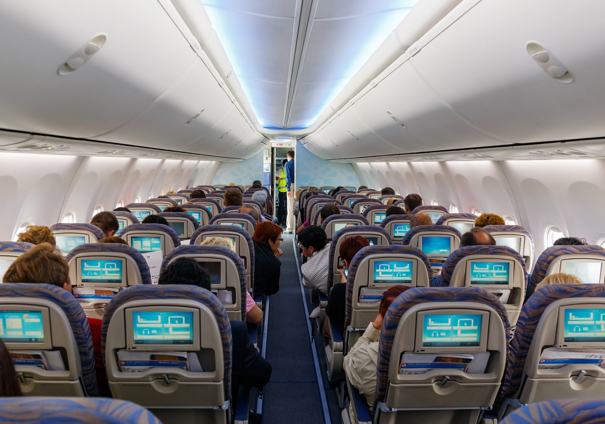 5 Ways to Avoid Swollen Ankles on Your Next Flight